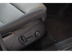 Volvo XC40 Estate, Petrol Plug-in Hybrid, 2022, Black