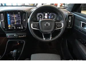 Volvo XC40 Estate, Petrol Plug-in Hybrid, 2022, Black