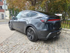 Tesla Model Y MPV, Electric, 2026, Grey
