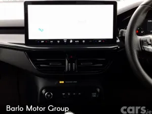 Ford Focus Hatchback, Petrol, 2024, Blue
