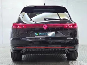 Volkswagen Touareg SUV, Petrol Plug-in Hybrid, 2026, Black