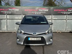 Toyota Yaris Hatchback, Petrol Hybrid, 2013, Silver