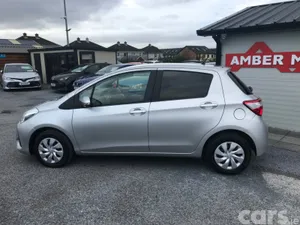 Toyota Vitz Hatchback, Petrol, 2018, Silver