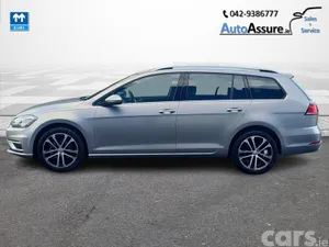 Volkswagen Golf Estate, Petrol, 2019, Gold