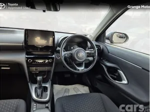 Toyota Yaris Cross Hatchback, Petrol Hybrid, 2025, Grey