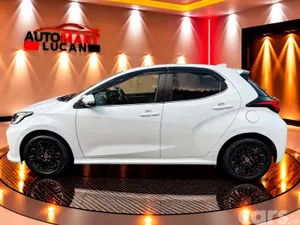 Toyota Yaris Hatchback, Petrol Hybrid, 2022, White