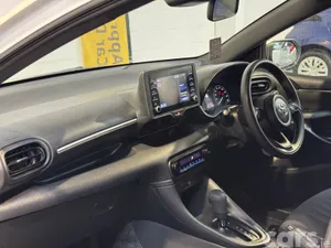 Toyota Yaris Hatchback, Petrol Hybrid, 2023, White