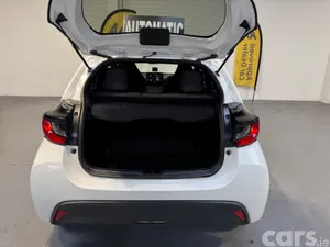 Toyota Yaris Hatchback, Petrol Hybrid, 2023, White