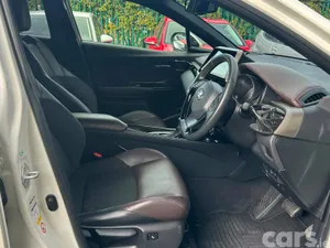 Toyota C-HR SUV, Petrol Hybrid, 2017, White