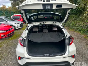Toyota C-HR SUV, Petrol Hybrid, 2017, White