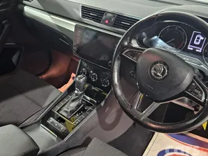 Skoda Superb Hatchback, Diesel, 2018, Grey