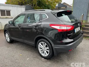 Nissan Qashqai Hatchback, Petrol, 2016, Black