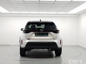 Toyota Yaris Cross SUV, Petrol Hybrid, 2024, White