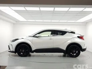Toyota C-HR SUV, Petrol Hybrid, 2020, White