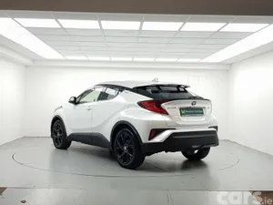 Toyota C-HR SUV, Petrol Hybrid, 2020, White