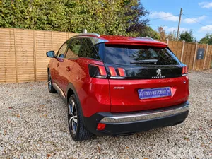 Peugeot 3008 MPV, Petrol, 2019, Red