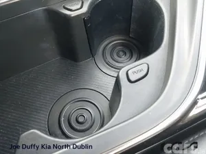 Kia Niro SUV, Petrol Plug-in Hybrid, 2023, Red