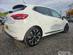 Renault Clio Hatchback, Petrol, 2022, White