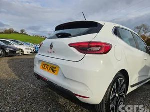 Renault Clio Hatchback, Petrol, 2022, White