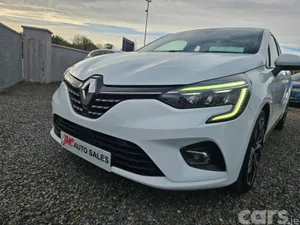 Renault Clio Hatchback, Petrol, 2022, White