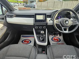 Renault Clio Hatchback, Petrol, 2022, White