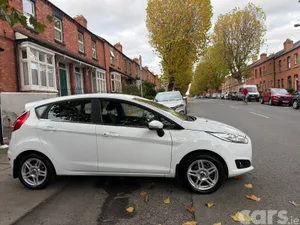 Ford Fiesta Hatchback, Petrol, 2014, White