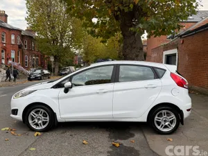 Ford Fiesta Hatchback, Petrol, 2014, White