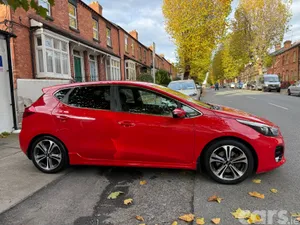 Kia Ceed Hatchback, Petrol, 2017, Red