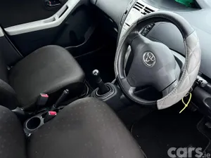 Toyota Yaris Hatchback, Petrol, 2006, Silver
