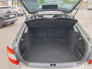 Skoda Octavia Saloon, Diesel, 2017, Yellow