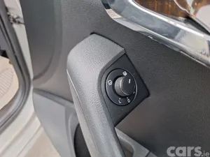 Skoda Octavia Saloon, Diesel, 2017, Yellow