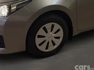 Toyota Corolla Saloon, Petrol, 2016, Beige