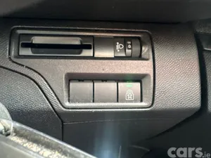 Peugeot 3008 MPV, Petrol, 2020, Red