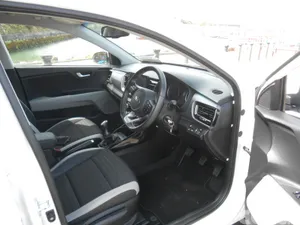 Kia Stonic SUV, Petrol, 2018, White