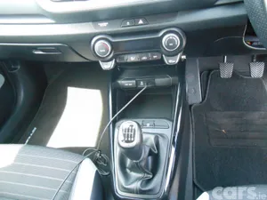 Kia Stonic SUV, Petrol, 2018, White