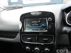 Renault Clio Hatchback, Petrol, 2019, Black