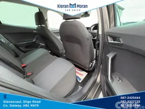 SEAT Arona Hatchback, Petrol, 2024, Green