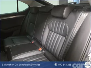 Skoda Superb Hatchback, Petrol Plug-in Hybrid, 2023, Grey