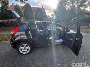 Ford Fiesta Hatchback, Petrol, 2015, Black