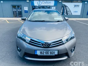 Toyota Corolla Saloon, Diesel, 2016, Beige