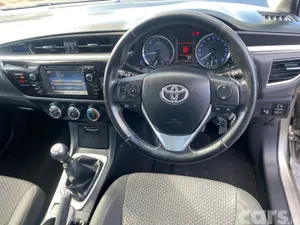 Toyota Corolla Saloon, Diesel, 2016, Beige