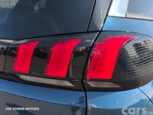 Peugeot 5008 MPV, Diesel, 2023, Blue
