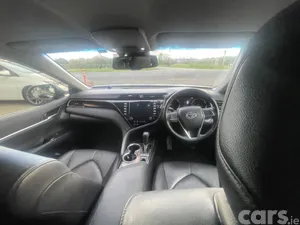 Toyota Camry Saloon, Petrol Hybrid, 2019, Black