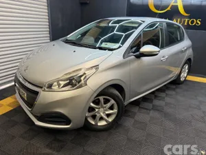 Peugeot 208 Hatchback, Petrol, 2016, Silver