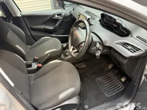 Peugeot 208 Hatchback, Petrol, 2016, Silver