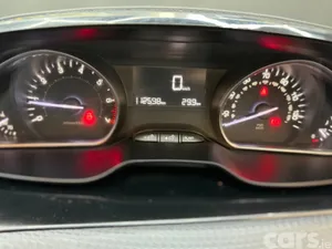 Peugeot 208 Hatchback, Petrol, 2016, Silver