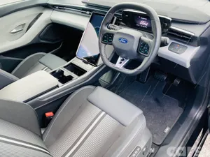 Ford Capri SUV, Electric, 2025, Black