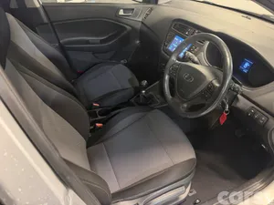 Hyundai i20 Hatchback, Petrol, 2019, Silver