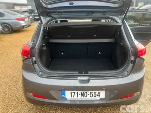 Hyundai i20 Hatchback, Petrol, 2017, Grey