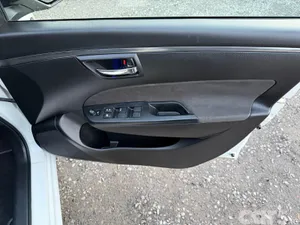Suzuki Swift Hatchback, Petrol, 2016, White